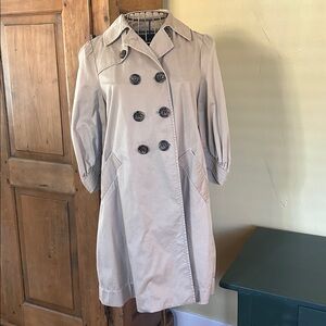 BCBG MAXAZRIA Classic Tan Khaki Double Breasted Trench Coat with Puff Shoulder